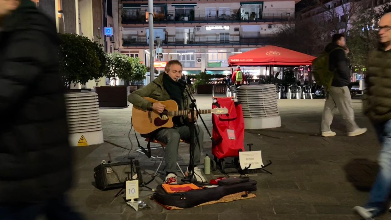 'Músics de carrer': 800 hores de música en directe a l'any per amenitzar el dia a dia de Sant Cugat