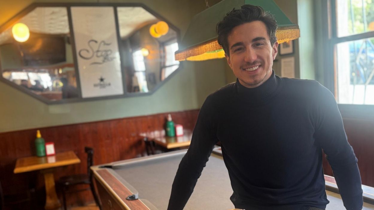 Adrià Ponsico: l'emprenedor que manté viva l'essència dels bars tradicionals a Sant Cugat