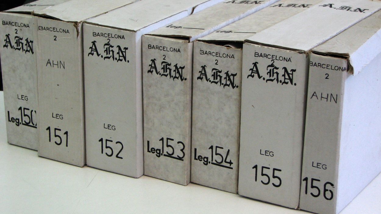 Saps a què es dedica l'Àrea dels Fons de l'Administració de l'Arxiu Nacional?