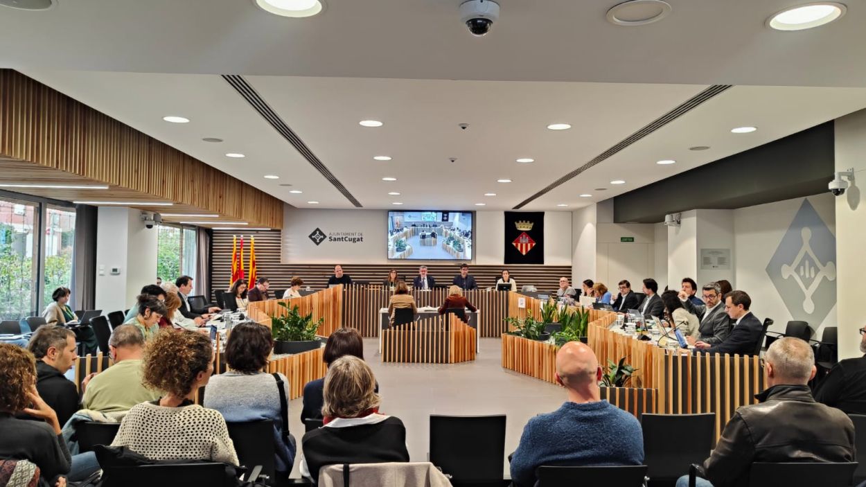 Part de l'oposició carrega contra el govern per la gestió de l'exposició sobre dones palestines