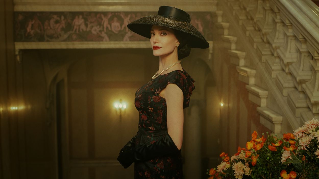 Angelina Jolie es posa a la pell de la soprano María Callas en un biopic dirigit per Pablo Larraín
