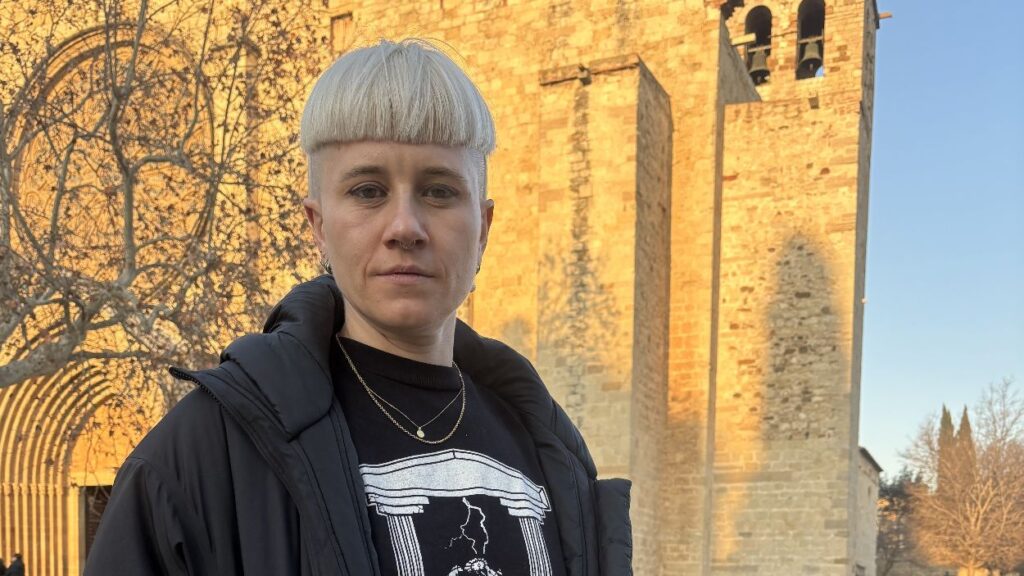 Alt: Cora Novoa: ''Avui dia hi ha més dones DJ, però continuem sent molt poques les que ens dediquem a la producció musical''