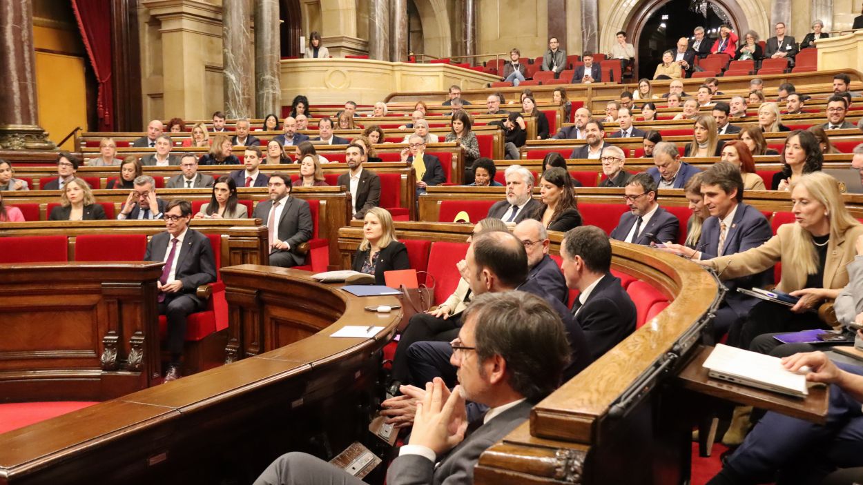 Vox vol que el Parlament demani el tancament de la bústia del català de Sant Cugat