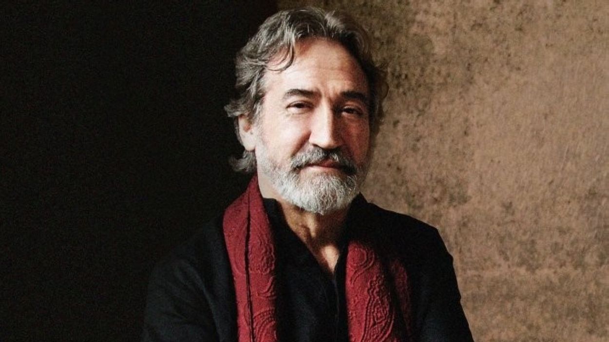 El director d'orquestra Jordi Savall visita el Molta Comèdia per parlar del seu proper concert al Teatre-Auditori