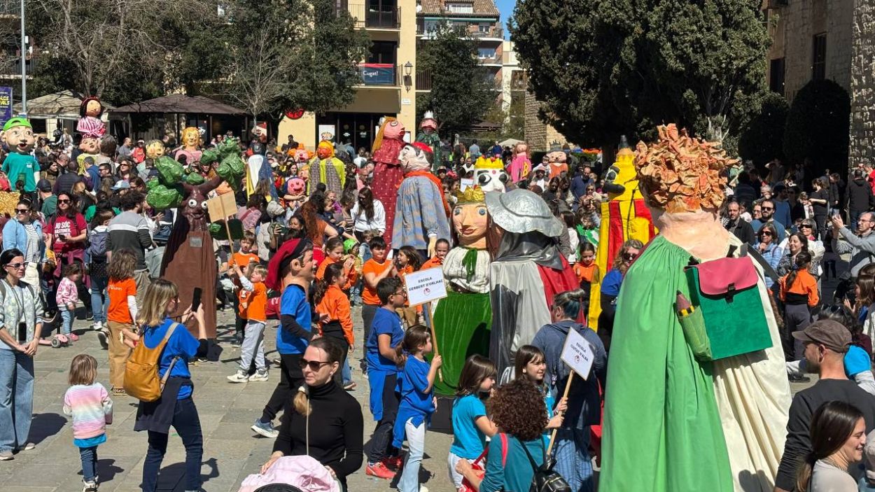 La cultura popular i tradicional batega des de la base amb la Cercavila d'Escoles