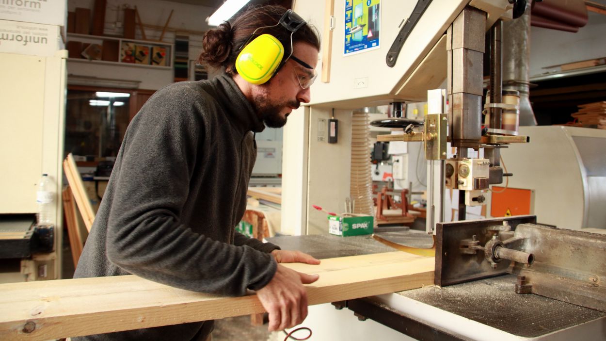 Per què manca mà d'obra en oficis manuals? En parlem a la tertúlia del 'Faves comptades'