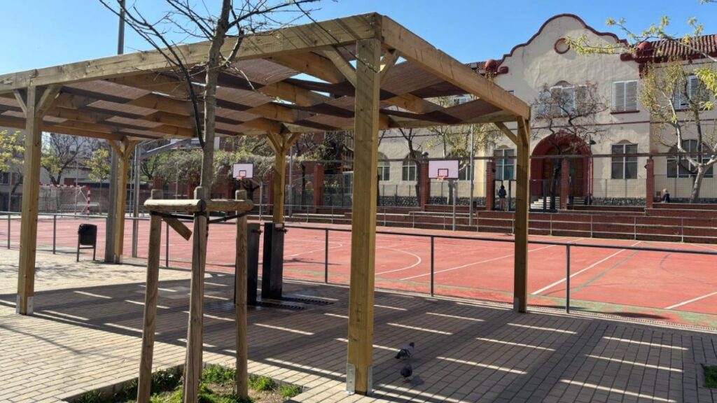 250410-pergola-pati-escola-joan-maragall-ombra-escola-a-cugat-media.jpg