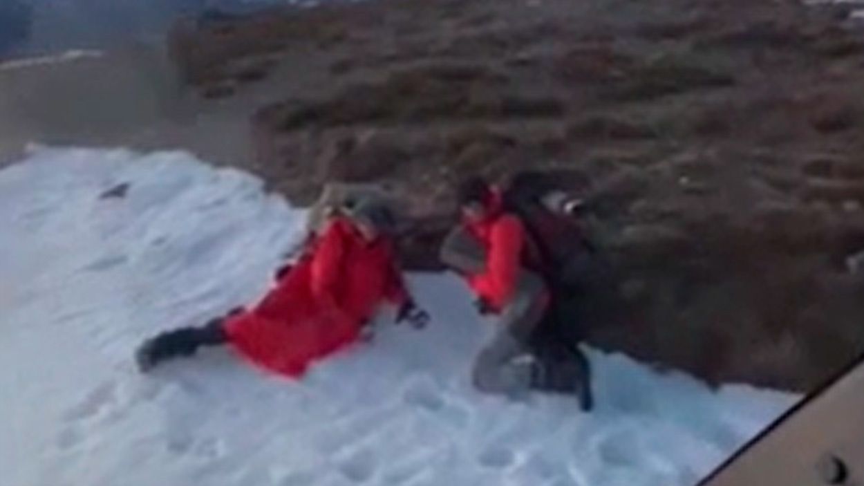 Rescaten un grup de 17 excursionistes del Muntanyenc a 3.300 metres d'altitud a Granada