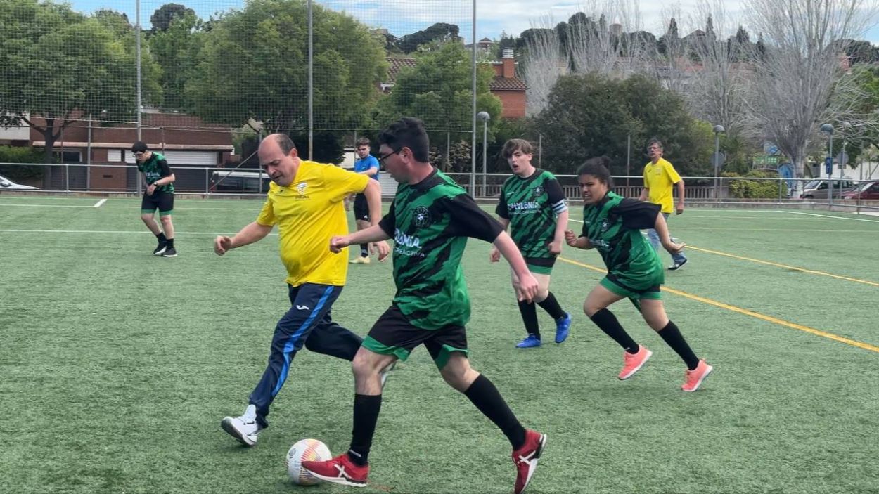 Un dissabte de futbol sense barreres