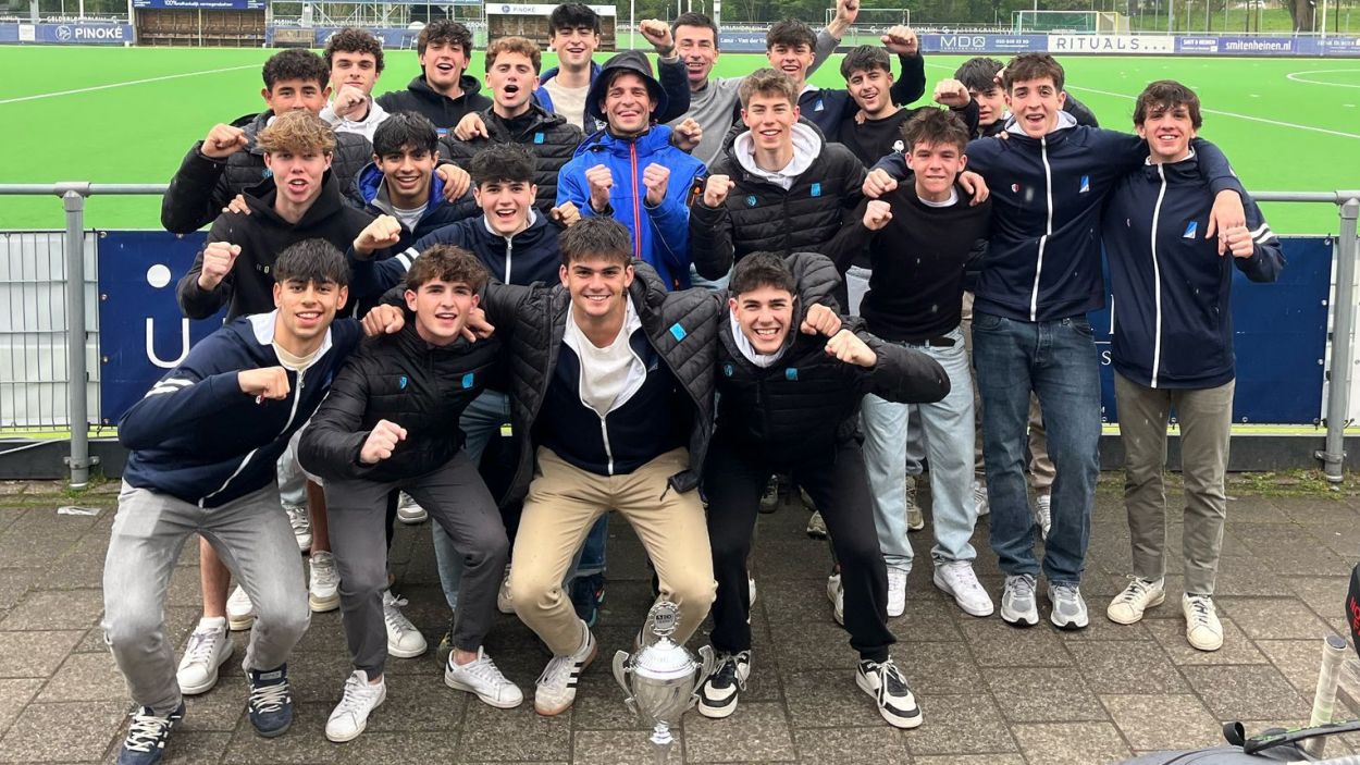 El juvenil masculí del Junior, campió d'Europa sub 19 d'hoquei herba