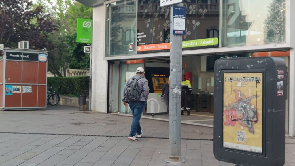 Alt: Ferrocarrils recupera la normalitat i Rodalies, suspès