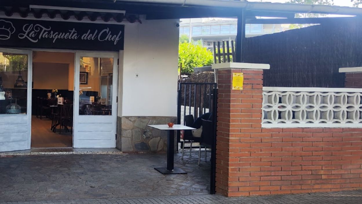 Obre la Tasqueta del Chef, hereu del Bar Enric, al Passeig Baixador 8 de Mira-sol