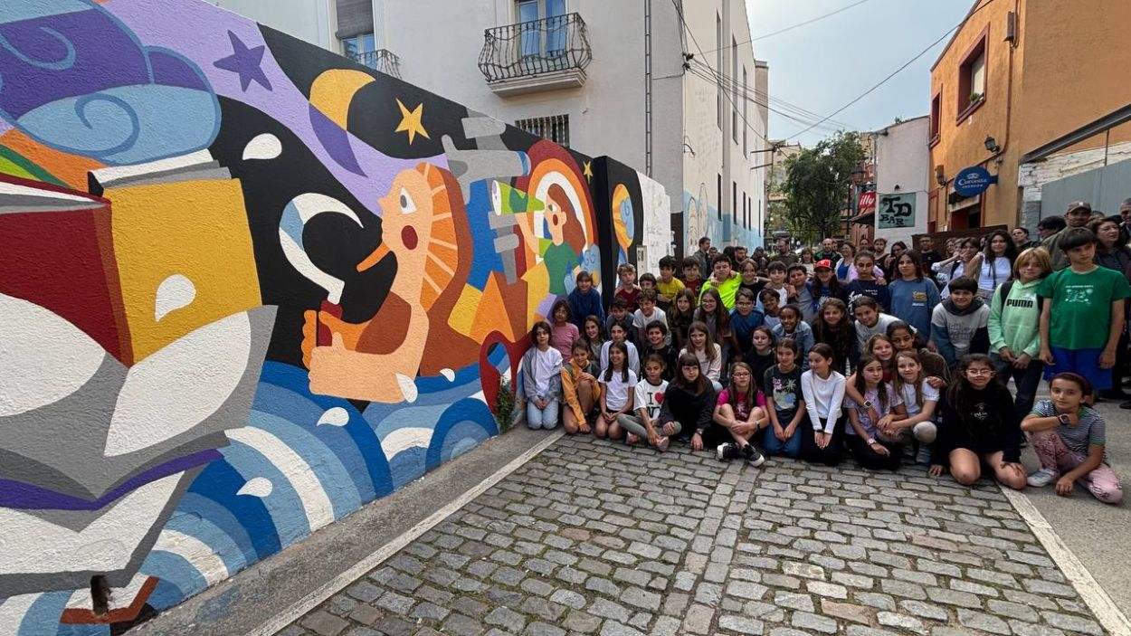 L'art torna a teixir vincles entre gent gran i canalla