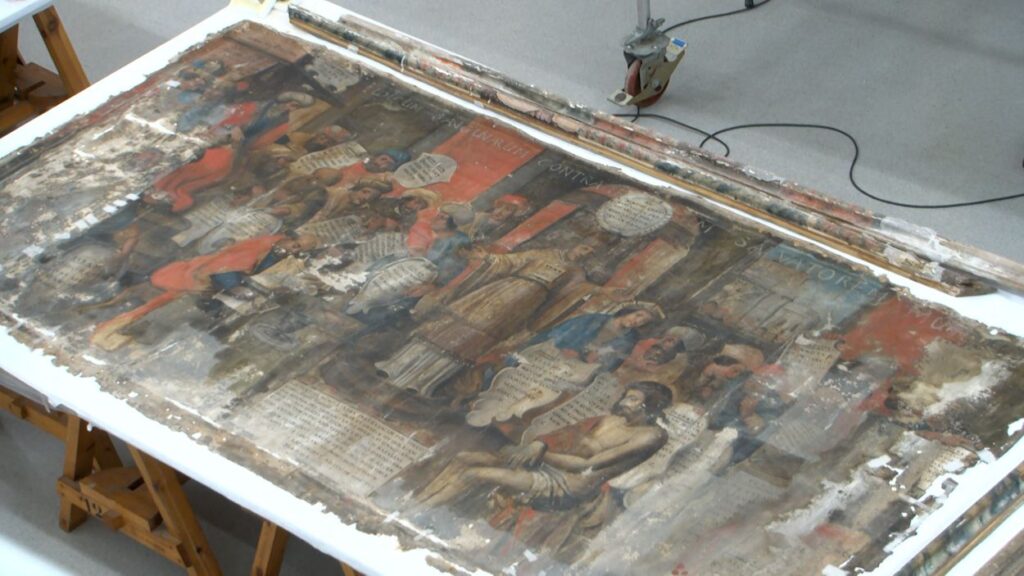 Alt: El Centre de Restauració rescata de l'oblit una pintura de grans dimensions d'entre els segles XVI i XVIII