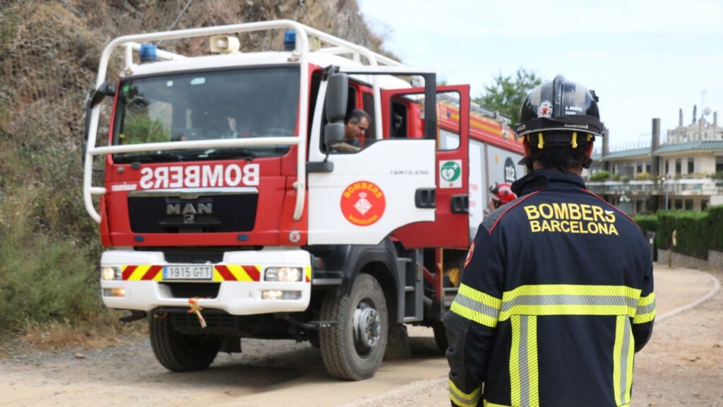 Alt: Protecció Civil organitza un simulacre d'incendi a Collserola per reforçar la coordinació en un cas d'alta complexitat