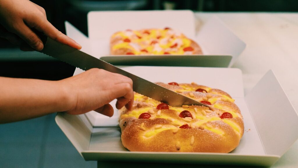 Alt: Per què mengem coca per Sant Joan?