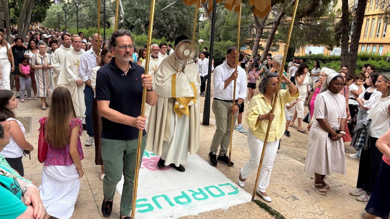 Corpus Christi: esclat de color i fe a Sant Cugat