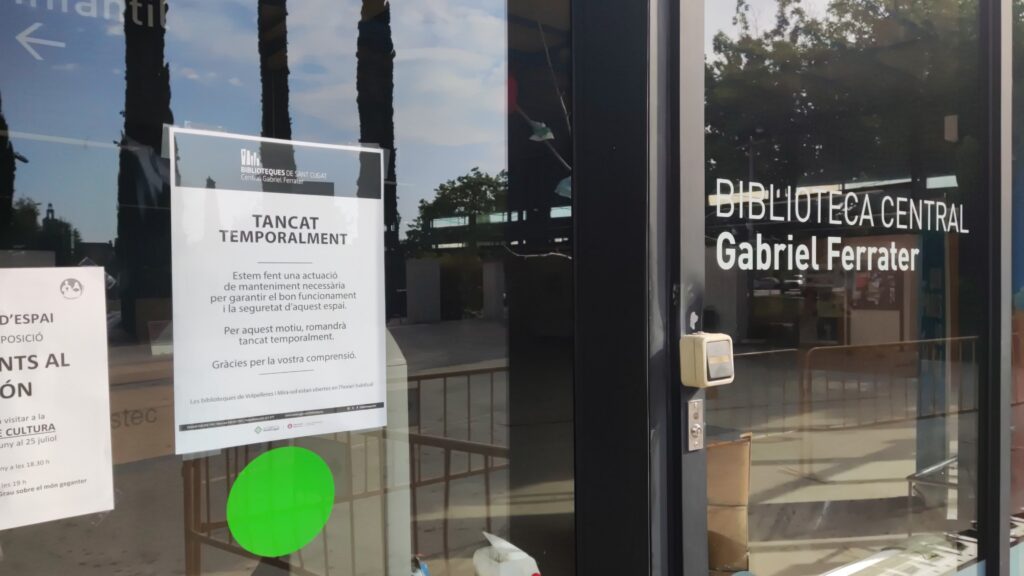 Alt: L'Ajuntament no sap quan reobrirà la Biblioteca Central Gabriel Ferrater