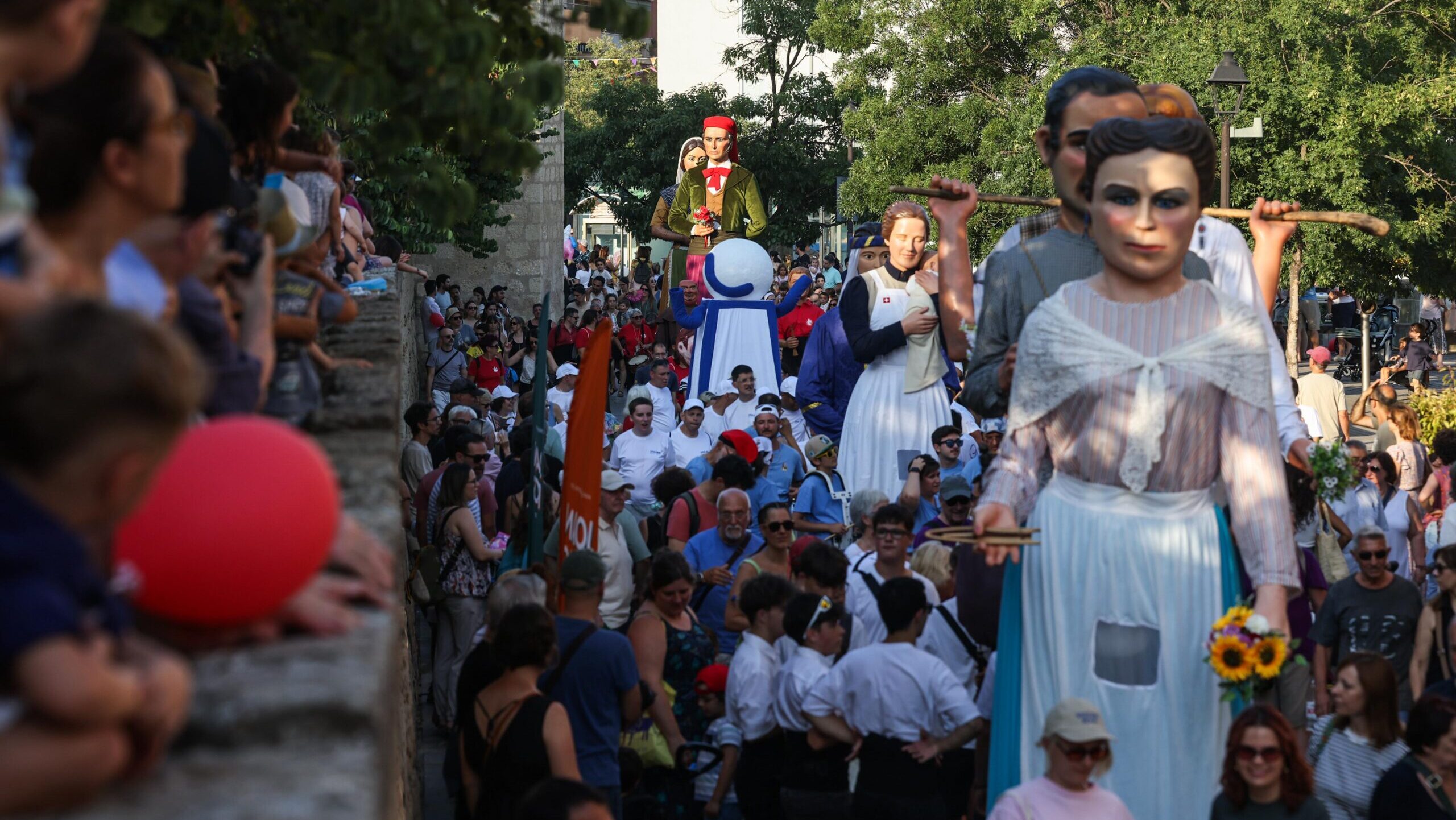 Gegants d'arreu del país gaudeixen de la Festa Major