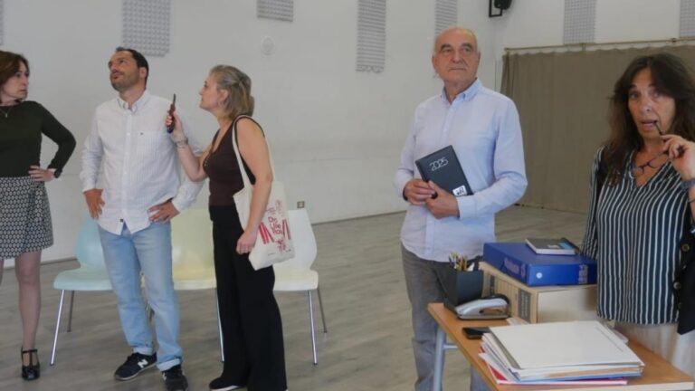 A teló obert: 'Mans quietes' - Imatge destacada