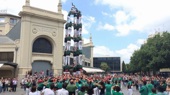 Els Gausacs carreguen el 5 de 8, la Catedral, a Sabadell