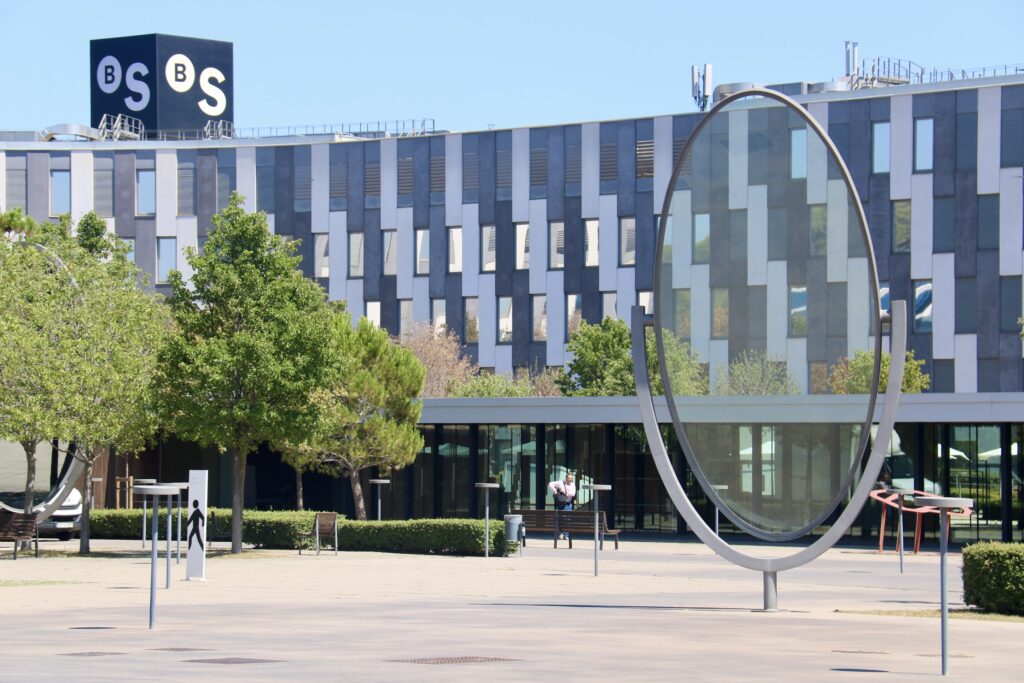 Alt: El Sabadell creu que la nova oferta del BBVA 