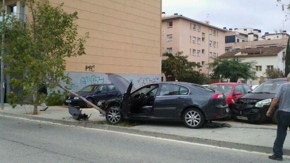 Un ferit en un accident al carrer de l'Abat Armengol