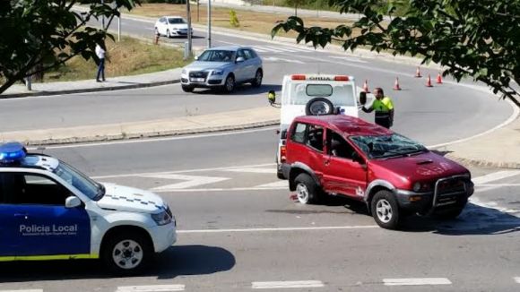 Dos ferits lleus a l'accident entre dos turismes a la carretera de Sant Cugat a Rubí