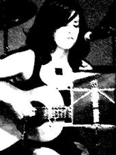 La jove cantant santcugatenca Aina Mitjans actua aquest diumenge a Rubí