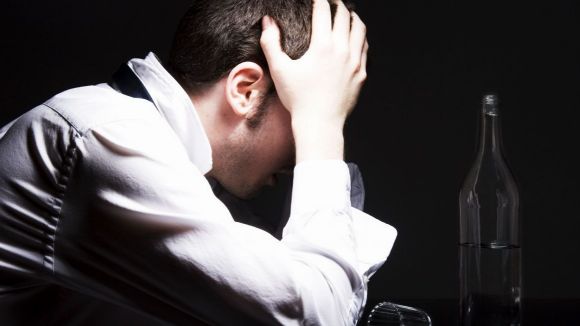 Emili (membre d'Alcohòlics Anòmins): 'Si la gent em veu bé és gràcies al grup'