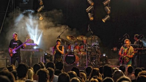 Alt: Antonio Molinero, percussonista d'Apache:'Esperamos el concierto de Sant Cugat como agua de Mayo'