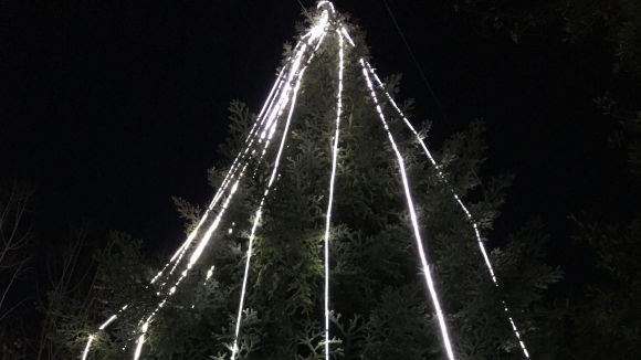 L'encesa de llums engega l'inici de les festes de Nadal a Valldoreix