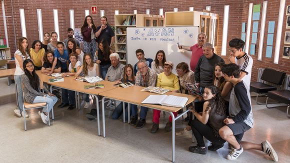 Alumnes de l'Arnau Cadell participen al calendari solidari d'AVAN