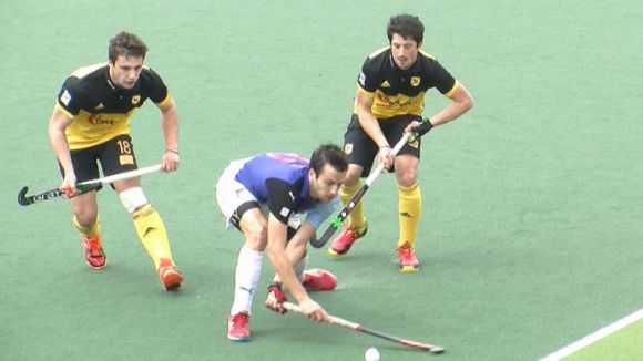 Un Junior intractable a les àrees es desfà de l'Atlètic Terrassa en el primer partit del 'Tourmalet'