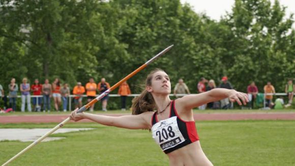 Requeno, Rofes i Guerra fan el salt del Muntanyenc al Barça