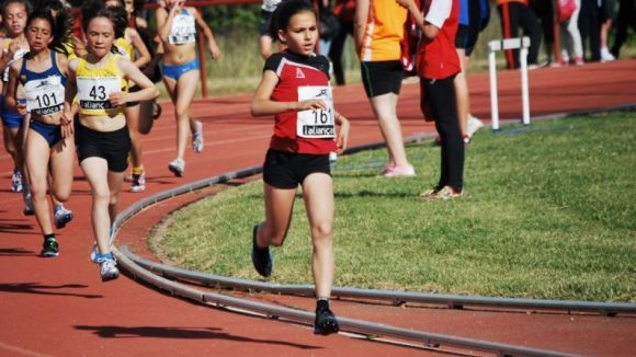 Un centenar d'atletes participaran dissabte a la final catalana de 'Jugant a l'atletisme' a la Guinardera