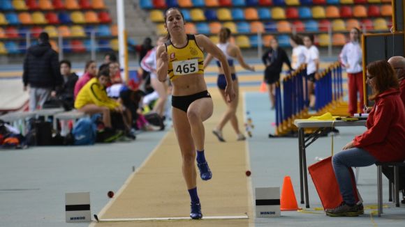 L'atleta Cora Salas bat el rècord de Catalunya de salt de llargada al Català absolut