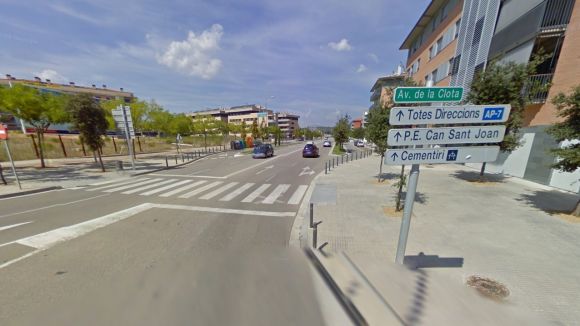 Tall de trànsit a l'avinguda de la Clota per instal·lar passos de zebra intel·ligents