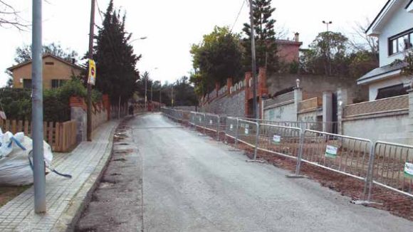 Obres a l'avinguda de Mas Fuster de Valldoreix per millorar l'accessibilitat de vianants i cotxes