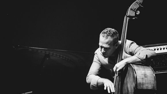 Avishai Cohen trio porta avui el ritme del jazz al Teatre-Auditori amb el disc 'From Darkness'