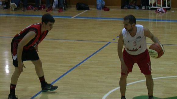 El masculí de la UESC supera el Badalonès i encadena tres victòries seguides
