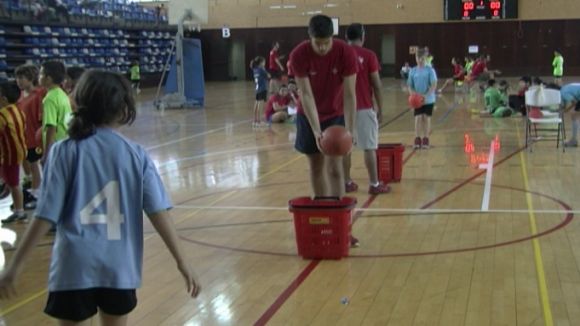 El bàsquet escolar manté el seu esperit formatiu en la diada del bàsquet