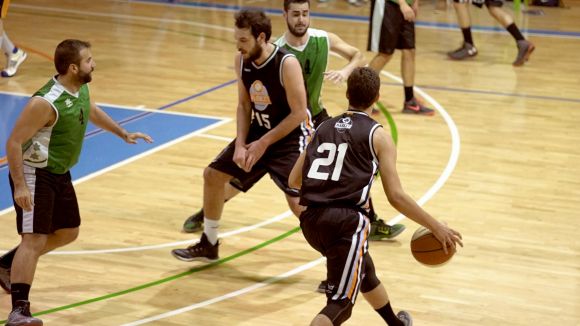 El Qbasket Sant Cugat sua per superar el Nou Badia i se situa en places de permanència