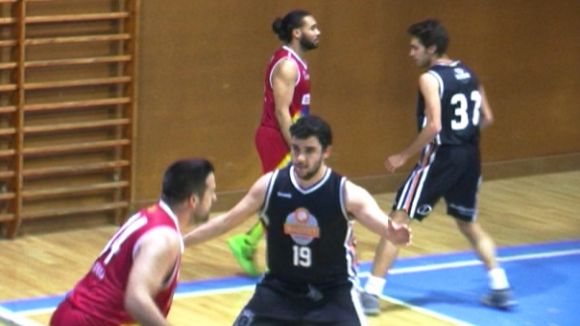 El Qbasket Sant Cugat cau a Manresa i haurà de disputar la promoció de permanència