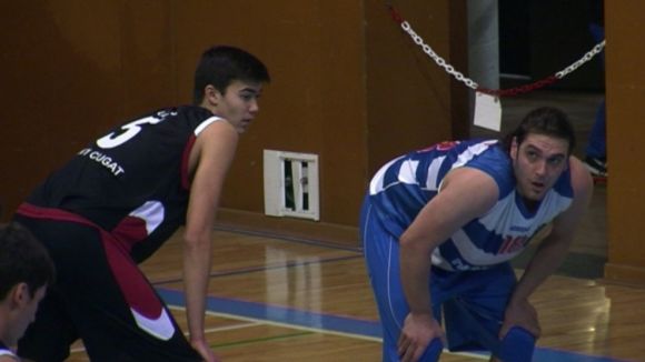 La UESC vol reforçar el joc interior després de la baixa d'Oriol González