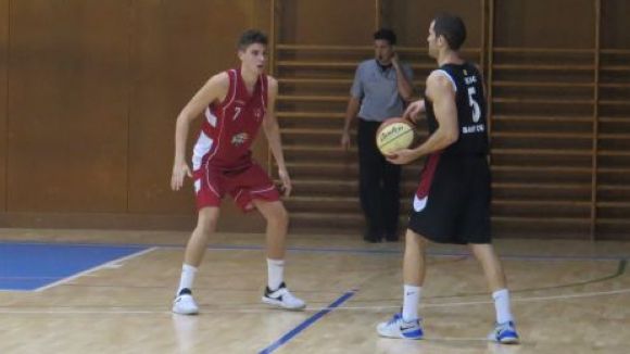 Una UE Sant Cugat a l'alça exhibeix un gran potencial defensiu davant els grans del grup i es desfà del Santa Coloma