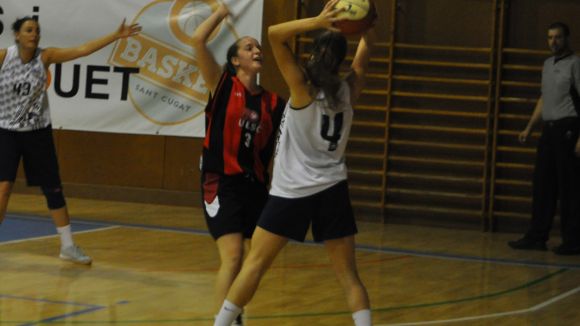 La Unió Esportiva Sant Cugat perd a Olot i segueix en zona de promoció de permanència