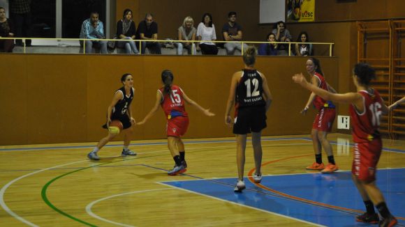 La UESC femenina perd a la pista del Roser i segueix sense guanyar a domicili