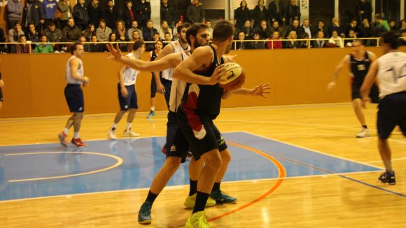 La UE Sant Cugat de Germán Simón arrenca contra la Bisbal Bàsquet