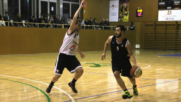 La UESC repeteix un desplegament defensiu de llibre per superar el Mollet